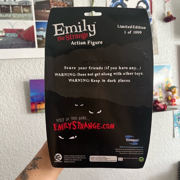 Vintage 2006 Emily The Strange Figurine 🖤
1/1000 Limited Edition - Picture 2 of 2